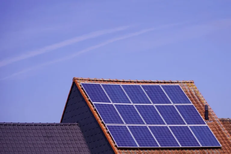 Solar and Battery Backup: What Actually Happens When the Grid Fails