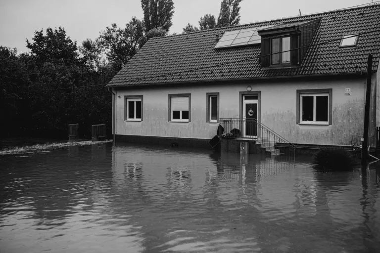 Australian Flood Risk in a Changing Climate Australian Flood Risk in a Changing Climate