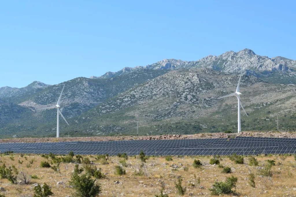 How Solar, Wind, and Storage Balance a Renewable Grid
