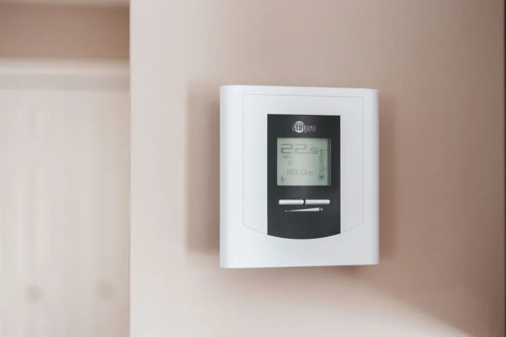 Balancing Energy Savings With Everyday Comfort at Home